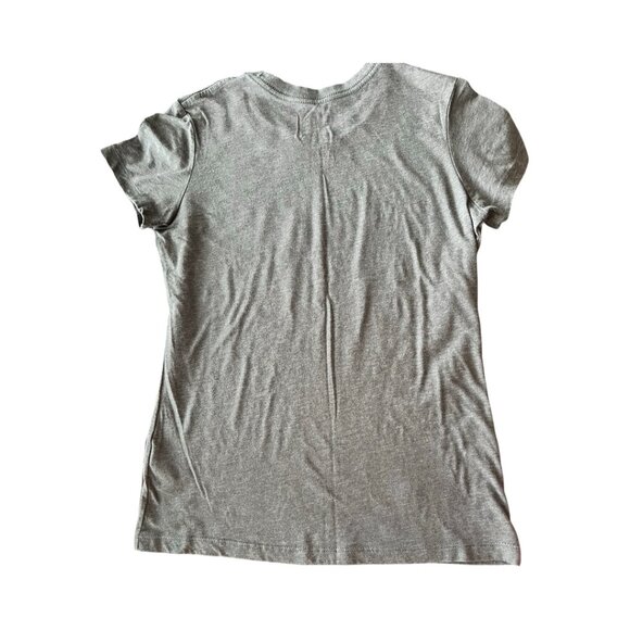 🌸4/$50🌸 Officially Licensed "Property of New York Yankees" T-Shirt - Picture 3 of 12